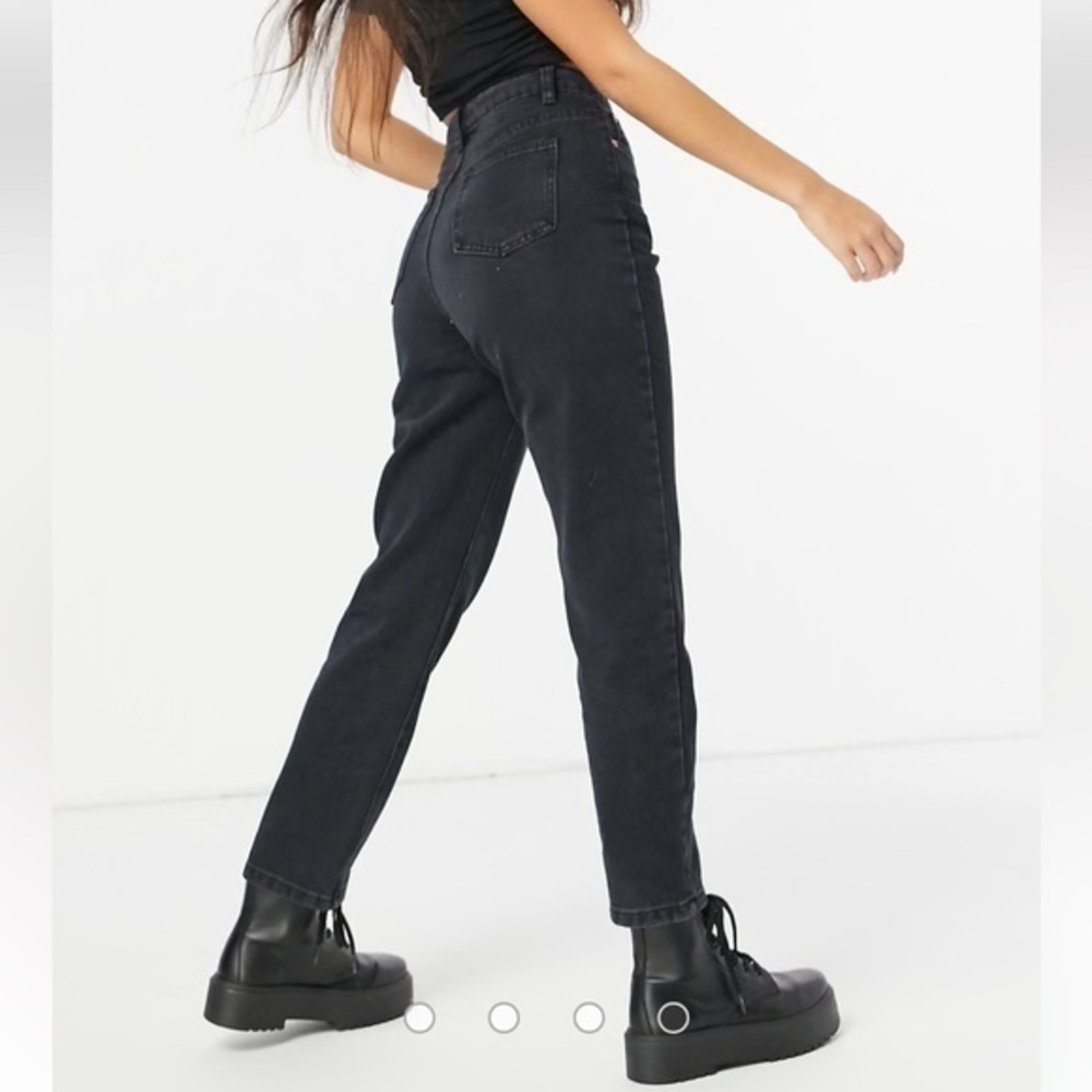 Misguided Black Distressed Knee Highrise Straight Leg Jean